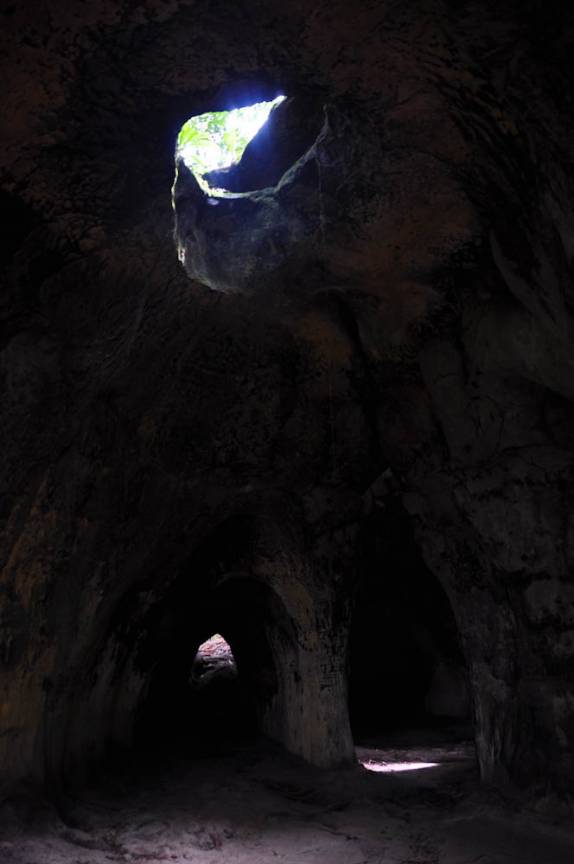 Clarabóia em gruta ao lado da Cachoeira Iracema, em Presidente Figueiredo - AM